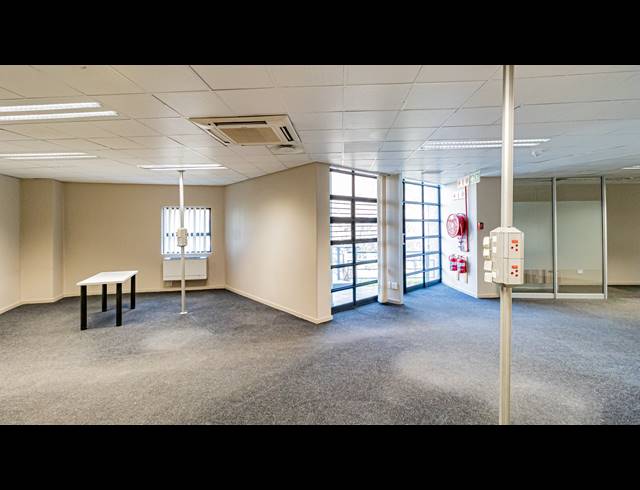 357M² OFFICE TO LET IN PARKTOWN